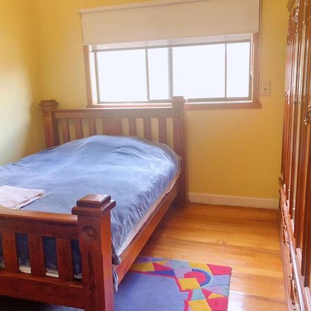 A Single Room Near The Railway Station Melbourne City Exterior foto