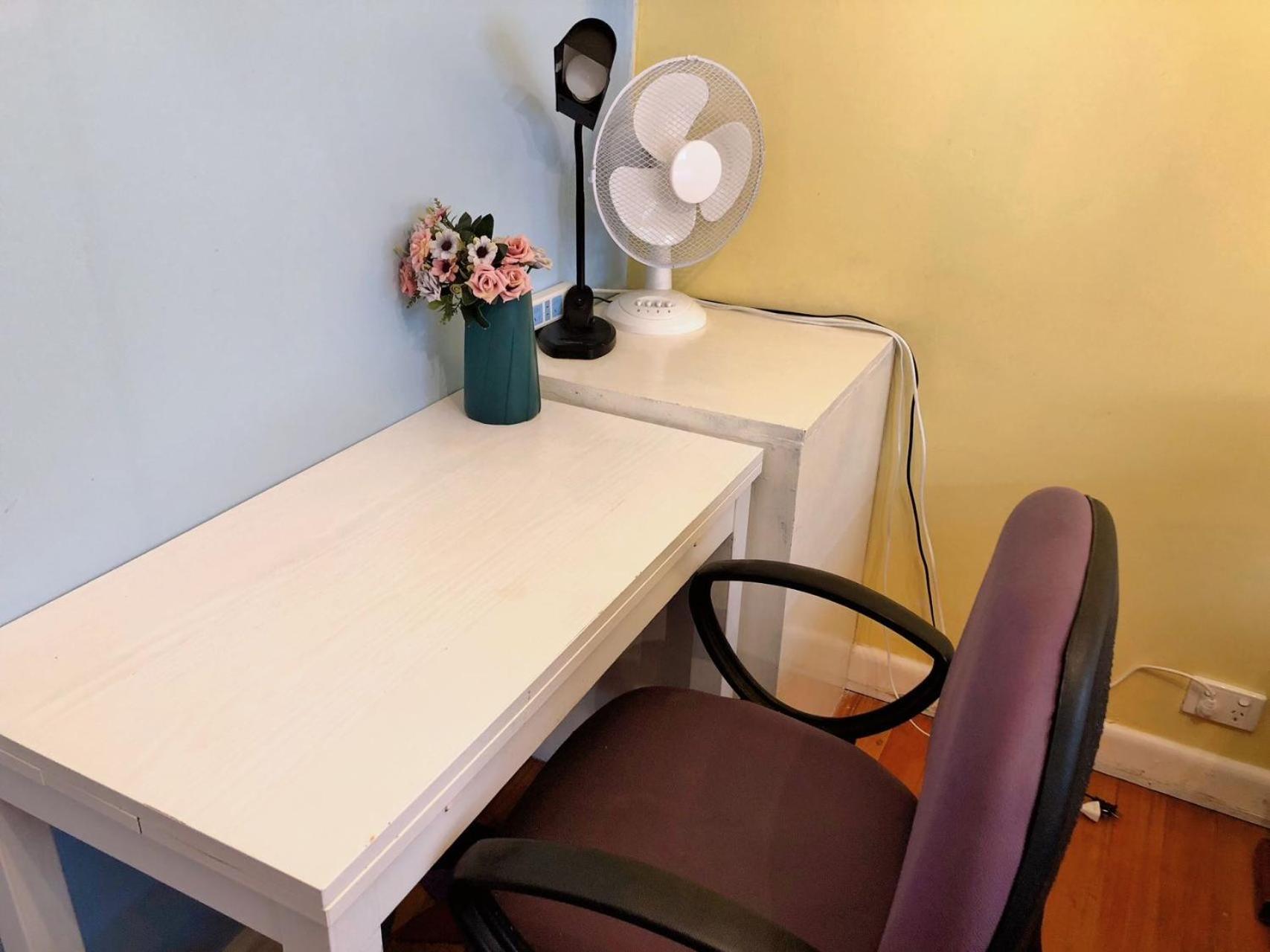 A Single Room Near The Railway Station Melbourne City Exterior foto